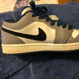 Men's Nike Air Jordan Retro 1 Low Basketball Shoes